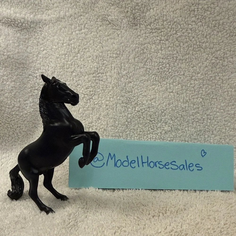 Breyerfest Exclusive Stablemate Model horse - Picture 1 of 4